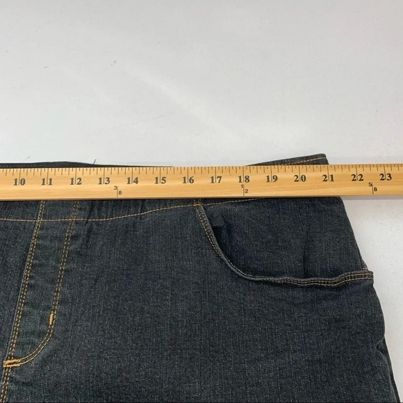 Denim & Co Womans Pull On Jeans Size 24WP  Black Straight Tapered Pockets Stretc - Picture 9 of 11